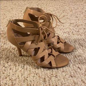 Pour la Victorie Nude Strappy Sandals